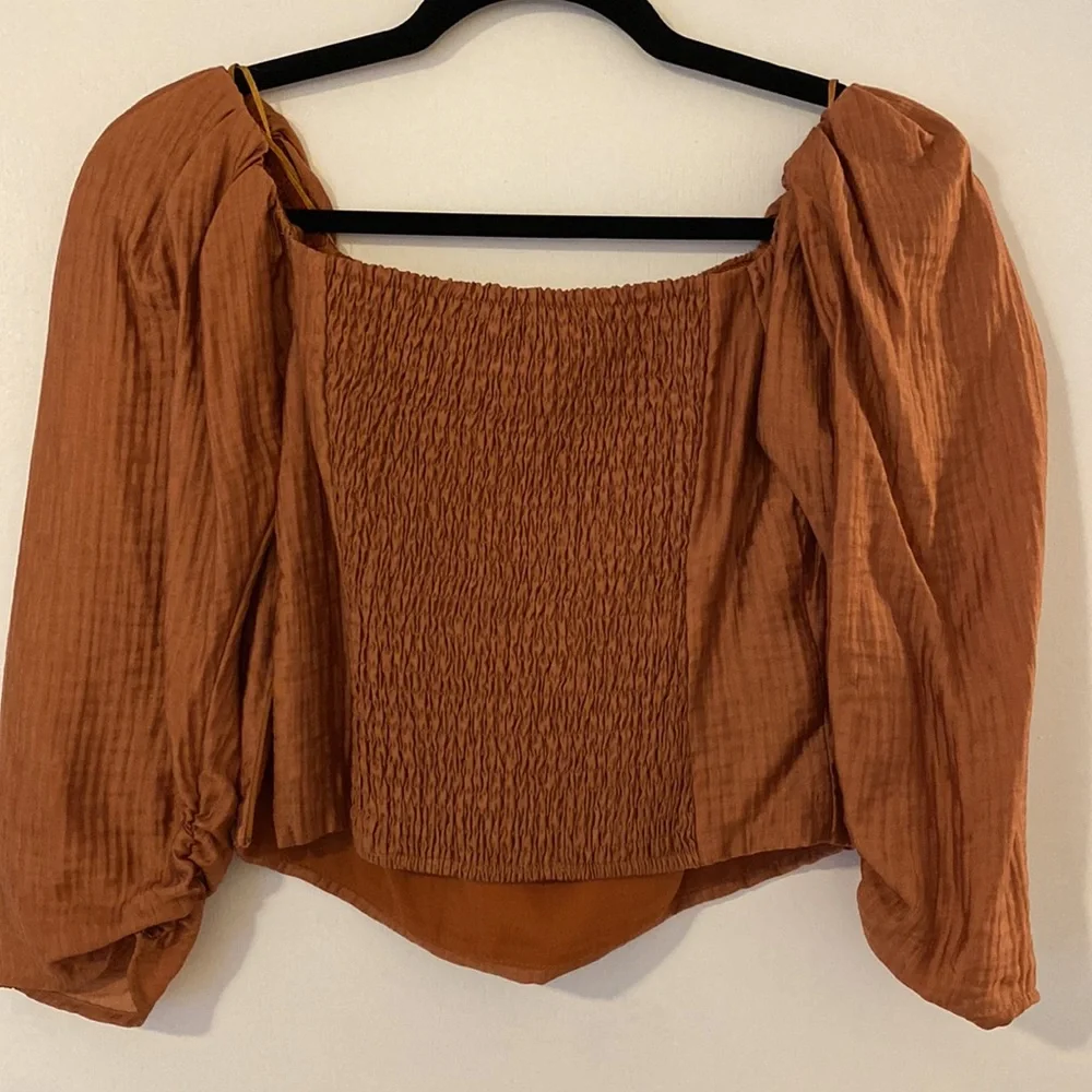 ASTR Puff Sleeve Crop Top - Picture 3 of 3